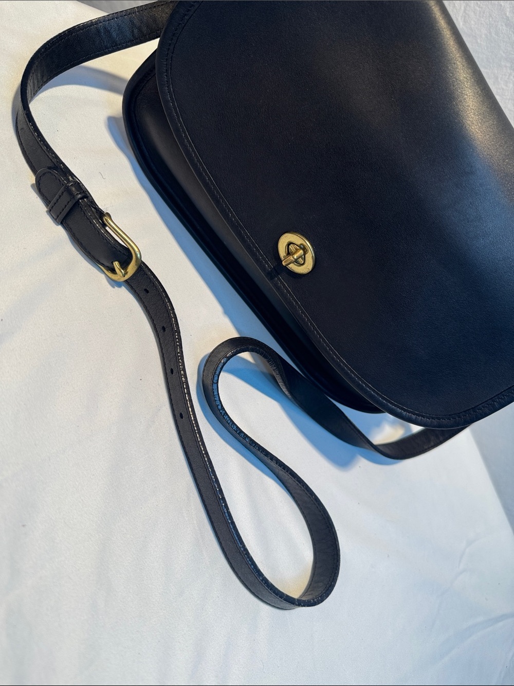 Coach Vintage Black Leather Crossbody with Gold Turnlock 9790 - Picture 6 of 16